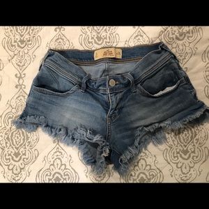 HOLLISTER denim short-shorts